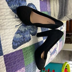 New with sticker torrid heels